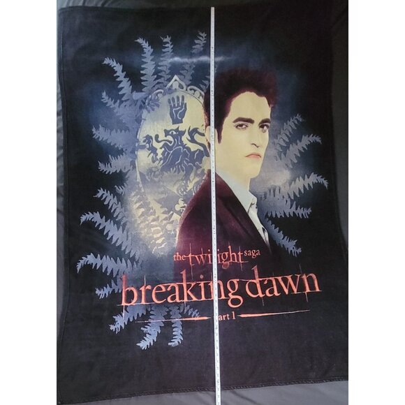 Official Twilight Saga Breaking Dawn Part 1 Fleece Blanket - Picture 4 of 8